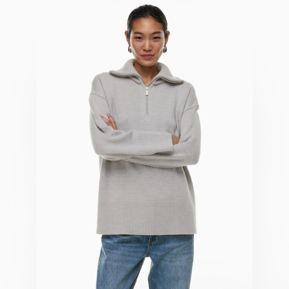 Babaton
Overseas Sweater
Merino wool turtleneck 1/4-zip sweater
Heather Chrome